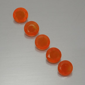 カラットの天然オレンジカーネリアン（5.09 mm・透明）