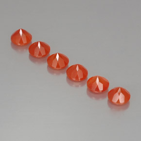 カラットの天然レッドオレンジカーネリアン（5.12 mm・透明）