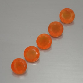 カラットの天然オレンジカーネリアン（5.11 mm・透明）