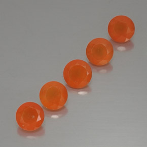 カラットの天然オレンジカーネリアン（5.14 mm・透明）