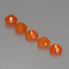 カラットの天然オレンジカーネリアン（5.14 mm・透明）