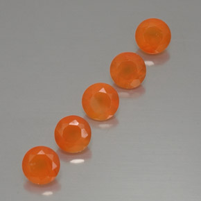 カラットの天然オレンジカーネリアン（5.05 mm・透明）