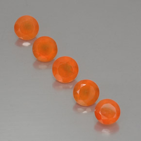 カラットの天然オレンジカーネリアン（5.00 mm・透明）