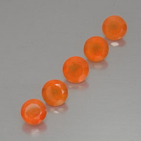 カラットの天然オレンジカーネリアン（5.00 mm・透明）