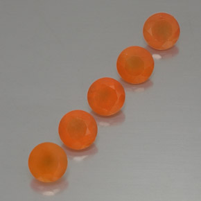 カラットの天然オレンジカーネリアン（5.13 mm・透明）