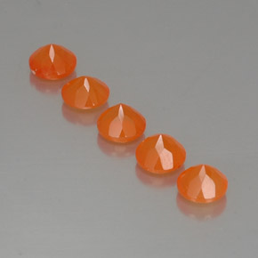 カラットの天然オレンジカーネリアン（5.13 mm・透明）