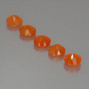 カラットの天然オレンジカーネリアン（5.14 mm・透明）