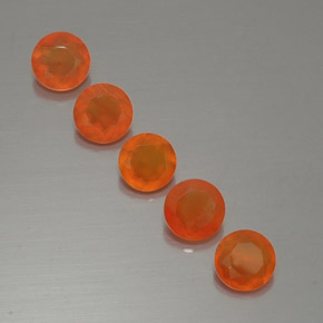 カラットの天然オレンジカーネリアン（5.04 mm・透明）