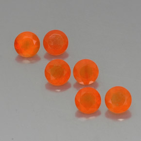 カラットの天然オレンジカーネリアン（5.11 mm・透明）