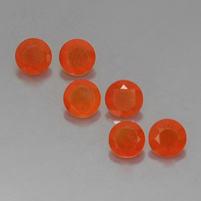 カラットの天然オレンジカーネリアン（5.04 mm・透明）
