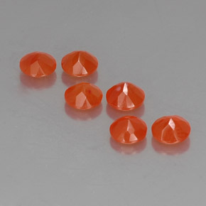 カラットの天然オレンジカーネリアン（5.04 mm・透明）