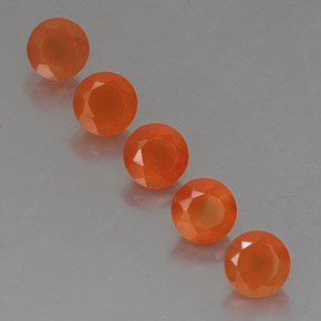 カラットの天然オレンジカーネリアン（5.05 mm・透明）