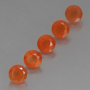 カラットの天然オレンジカーネリアン（5.05 mm・透明）