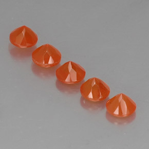 カラットの天然オレンジカーネリアン（5.05 mm・透明）