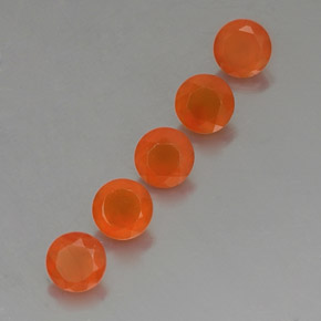 カラットの天然オレンジカーネリアン（5.13 mm・透明）