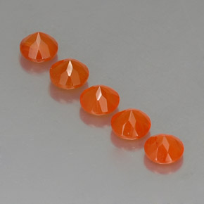 カラットの天然オレンジカーネリアン（5.13 mm・透明）