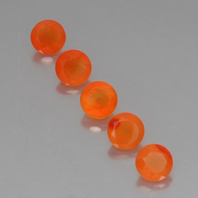カラットの天然オレンジカーネリアン（5.07 mm・透明）