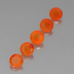 カラットの天然オレンジカーネリアン（5.07 mm・透明）