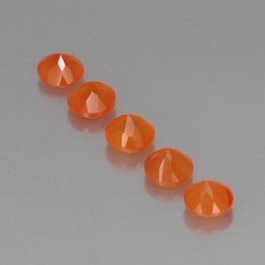 カラットの天然オレンジカーネリアン（5.07 mm・透明）