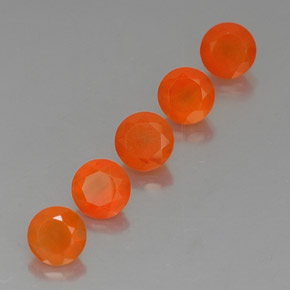 カラットの天然オレンジカーネリアン（5.10 mm・透明）