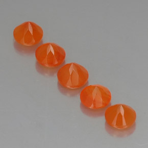 カラットの天然オレンジカーネリアン（5.10 mm・透明）