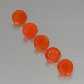 カラットの天然オレンジカーネリアン（5.09 mm・透明）