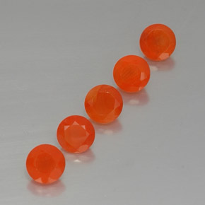 カラットの天然オレンジカーネリアン（5.09 mm・透明）
