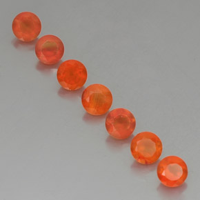 カラットの天然オレンジカーネリアン（5.07 mm・透明）