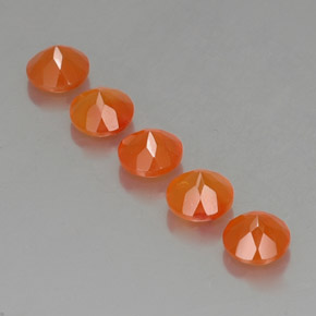 カラットの天然オレンジカーネリアン（5.10 mm・透明）
