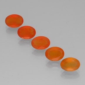 カラットの天然オレンジカーネリアン（7.1×5.2 mm・透明）