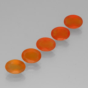 カラットの天然オレンジカーネリアン（7.1×5.2 mm・透明）