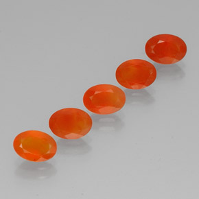 カラットの天然オレンジカーネリアン（7×5 mm・透明）