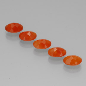 カラットの天然オレンジカーネリアン（7×5 mm・透明）