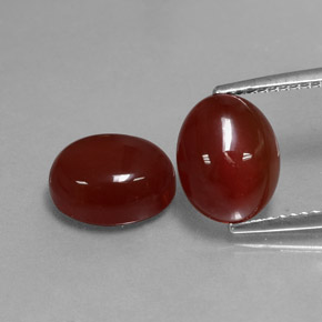 カラットの天然レッドカーネリアン（10.1×8 mm・オーバルカット）