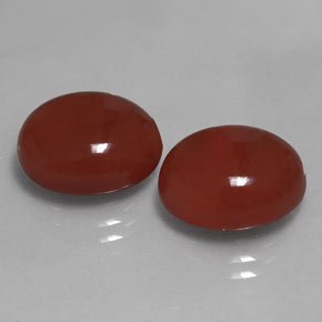 カラットの天然レッドカーネリアン（13.1×11 mm・オーバルカット）