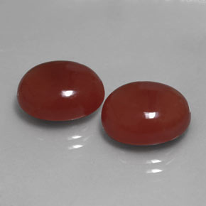 カラットの天然レッドカーネリアン（13.1×11 mm・オーバルカット）