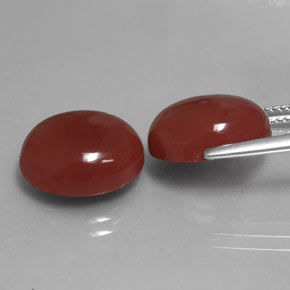 カラットの天然レッドカーネリアン（13.1×11 mm・オーバルカット）