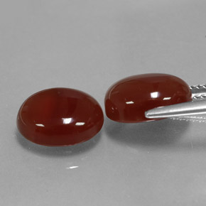 カラットの天然レッドカーネリアン（11.1×9 mm・オーバルカット）