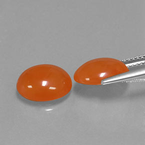 カラットの天然オレンジカーネリアン（10.5×8.6 mm・透明）