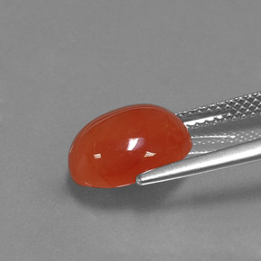 3.53カラットの天然オレンジカーネリアン（11.1×9 mm・オーバルカット）