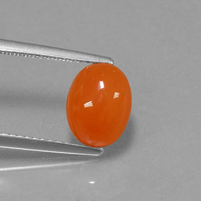 2.38カラットの天然オレンジカーネリアン（9.3×7.1 mm・オーバルカット）