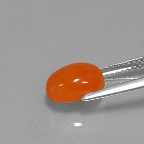 2.38カラットの天然オレンジカーネリアン（9.3×7.1 mm・オーバルカット）