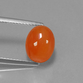 3.24カラットの天然レッドオレンジカーネリアン（10×7.9 mm・オーバルカット）