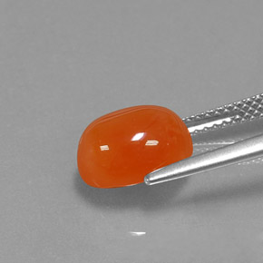 3.24カラットの天然レッドオレンジカーネリアン（10×7.9 mm・オーバルカット）