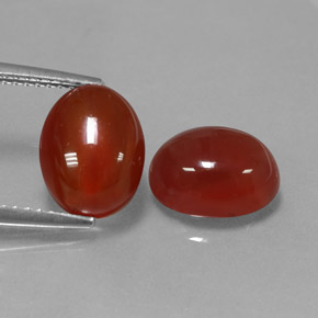 カラットの天然レッドカーネリアン（10×7.9 mm・オーバルカット）