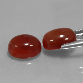 カラットの天然レッドカーネリアン（10×7.9 mm・オーバルカット）
