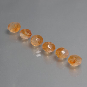 カラットの天然オレンジカーネリアン（5.3×5.1 mm・透明）