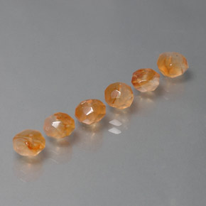 カラットの天然オレンジカーネリアン（5.3×5.1 mm・透明）