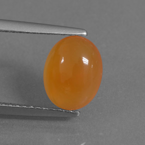 1.89カラットの天然オレンジカーネリアン（9.2×7.3 mm・オーバルカット）