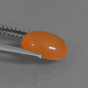 1.89カラットの天然オレンジカーネリアン（9.2×7.3 mm・オーバルカット）